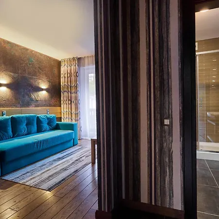 Hotel Goral & *