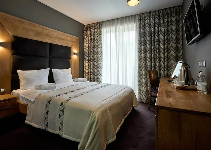 Hotel Goral & *